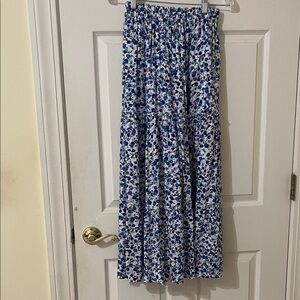 Tiered maxi skirt size small